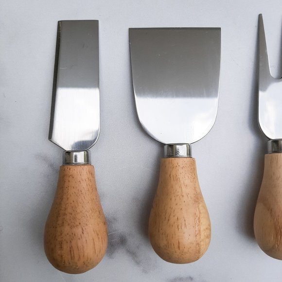 NWOT Set of 4 Gourmet Cheese Utensils Knife Set with Bamboo Handles charcuterie - Picture 2 of 6